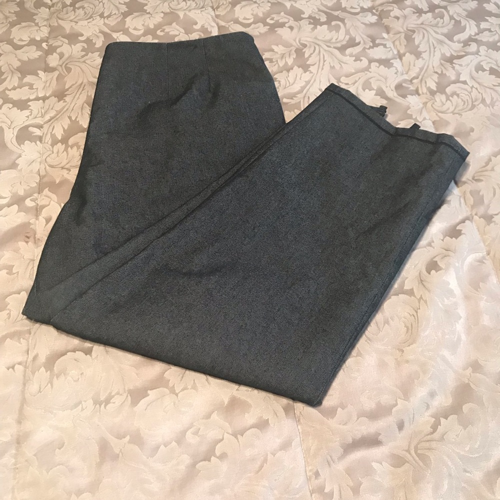 ELLEN TRACY BLACK DENIM JEANS CAPRIS